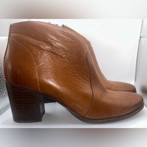 Frye Women's Nora Zip Booties Cognac, Size 9B